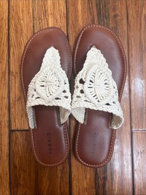 macrame flip flops.